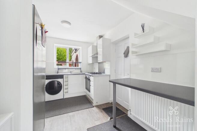 3 bed Semi-Detached for sale Image 8