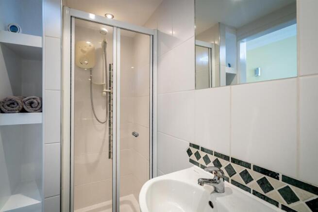 2 bed House for sale Image 12