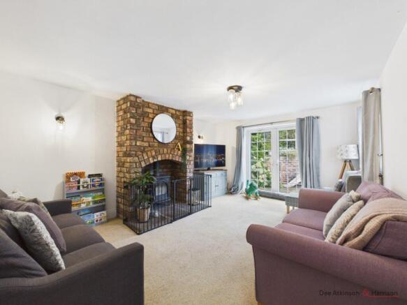 5 bed Detached for sale Image 6