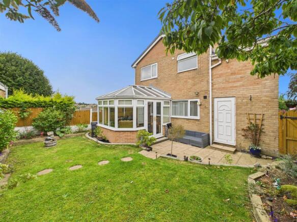 Landseer Close, Dronfield photo 4