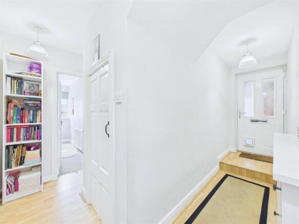 2 bed Apartment for sale Image 11