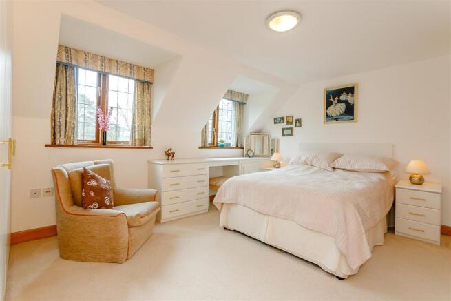 8334624-interior32.jpg