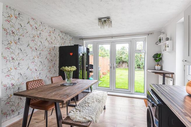KITCHEN / DINER