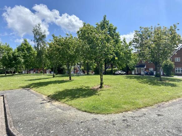 Meadow Close Gree...