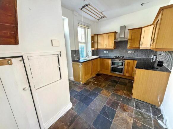 3 bed Terraced for sale Image 8