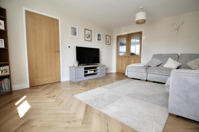 Oak Crescent, Walton photo 4
