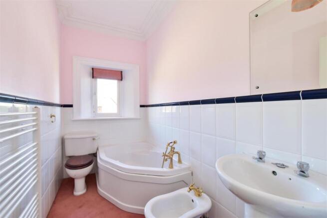 top bathroom.jpg