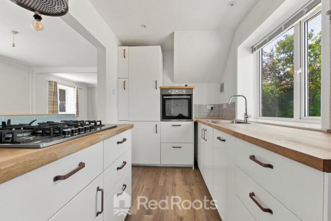 3 bed Semi-Detached for sale Image 6