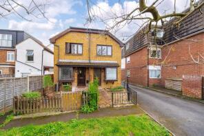 1, Oakleigh Mews, Bond Road, Surbiton KT6 7SH