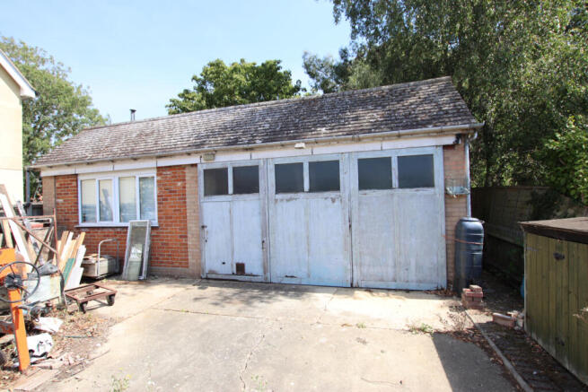 London Road 11 - Garaging