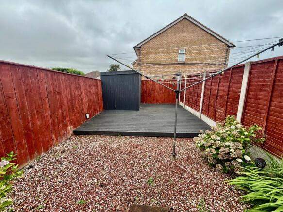 2 bed House to rent Image 10