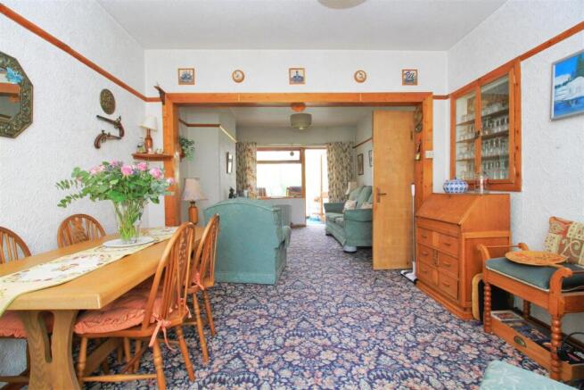 Dining Area.jpg