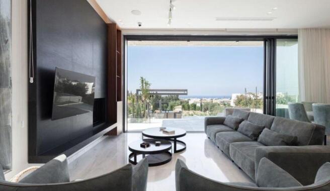 Living area -...