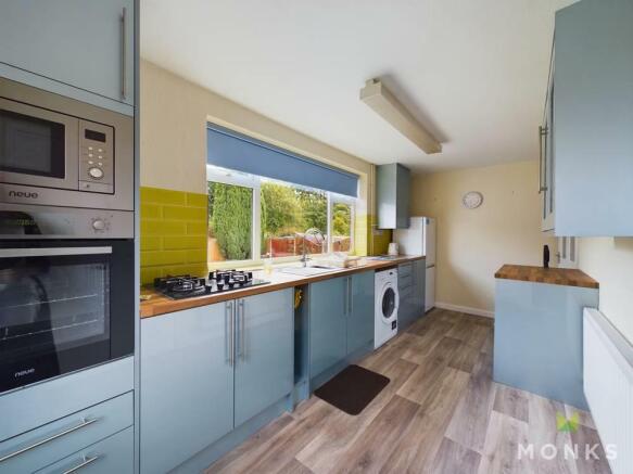 Kitchen 2.jpg