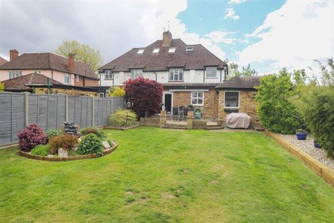 40 Swakeleys Drive (23).jpg