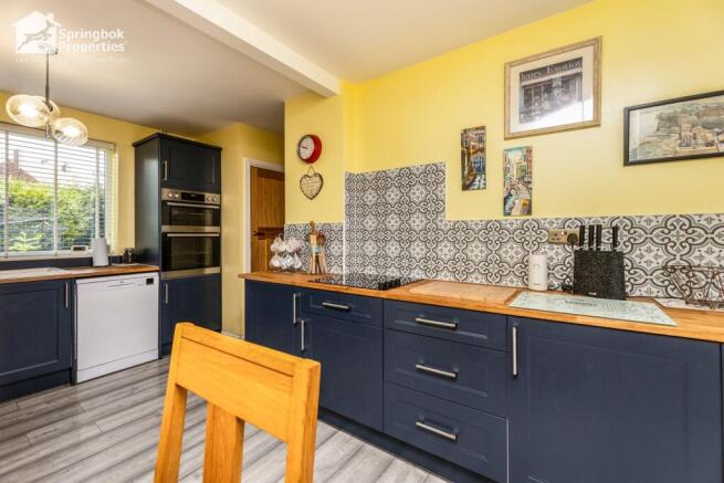 3 bed Semi-Detached for sale Image 11