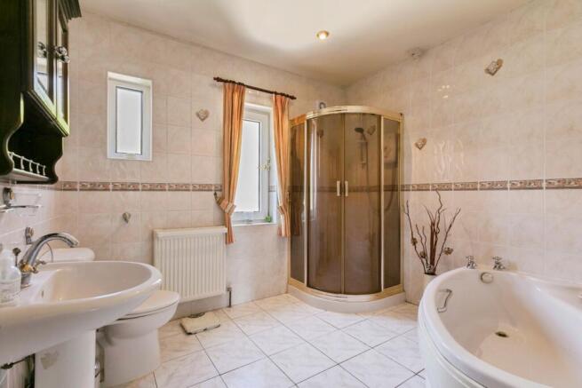 3 bed Bungalow for sale Image 6