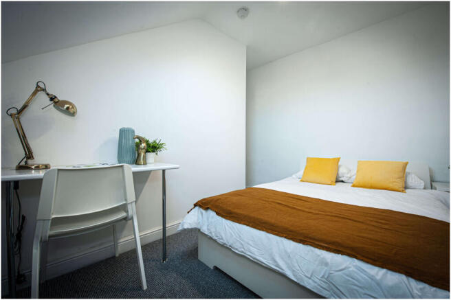 5 bed House to rent Image 5