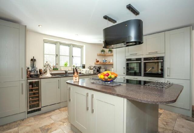 Plot 3 Kitchen 2.jpg