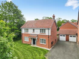 10, Wade Close, Oadby, Leicester LE2 2GJ