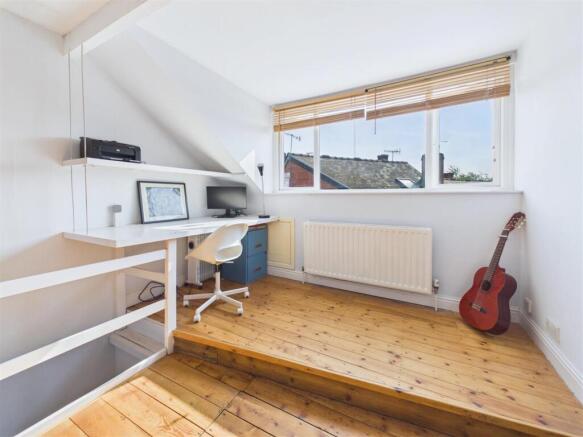 3 bed Terraced for sale Image 11