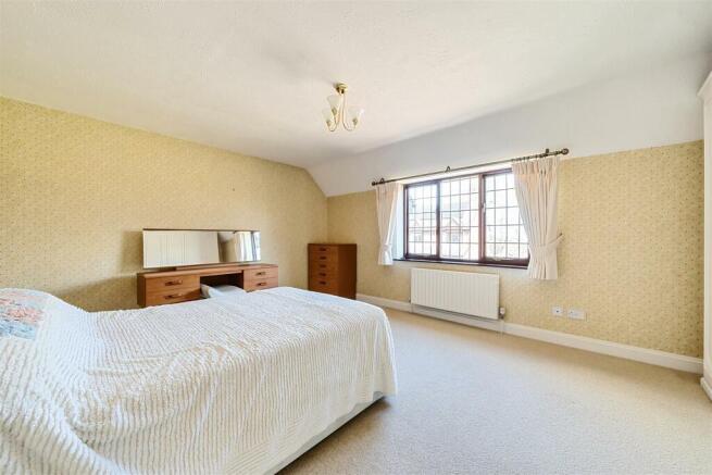 6 Ashby Park - Bedroom