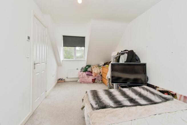 3 bed Town House for sale Image 8