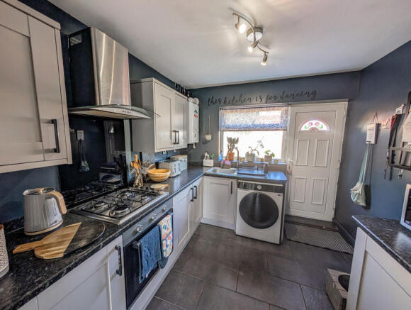3 bed Semi-Detached for sale Image 6