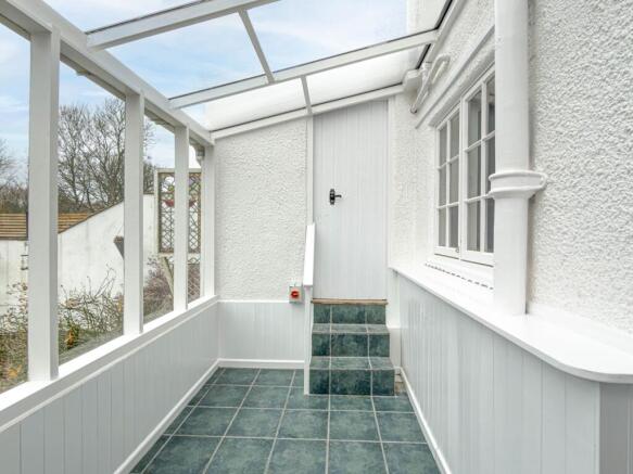 2 bed Semi-Detached to rent Image 12