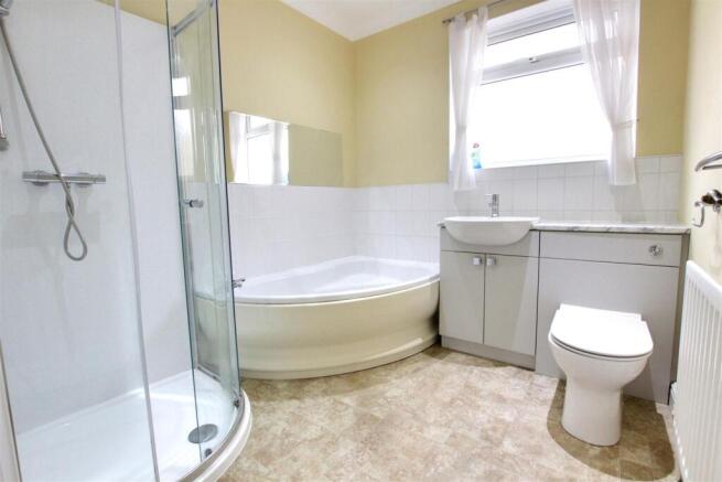 2 bed Semi-Detached Bungalow for sale Image 10