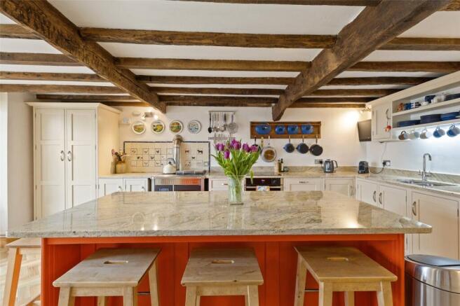 5 bed Detached for sale Image 12