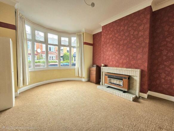 3 bed Terraced to rent Image 2