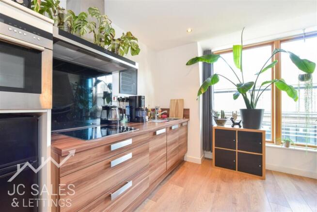 1 bed Flat for sale Image 5