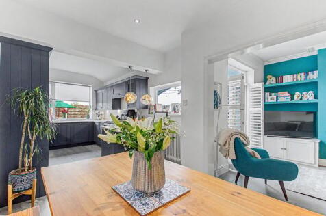 Whitelake Avenue, Flixton, Manchester, M41