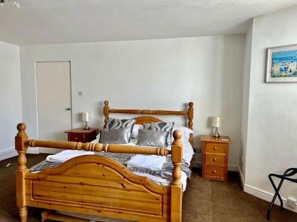 2 bed Apartment for sale Image 7