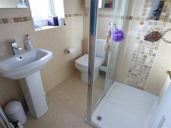 EN SUITE SHOWER ROOM