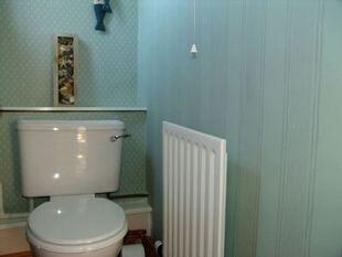 CLOAKROOM 1