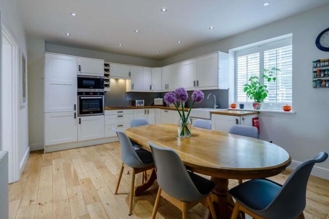 Kitchen/Dining room