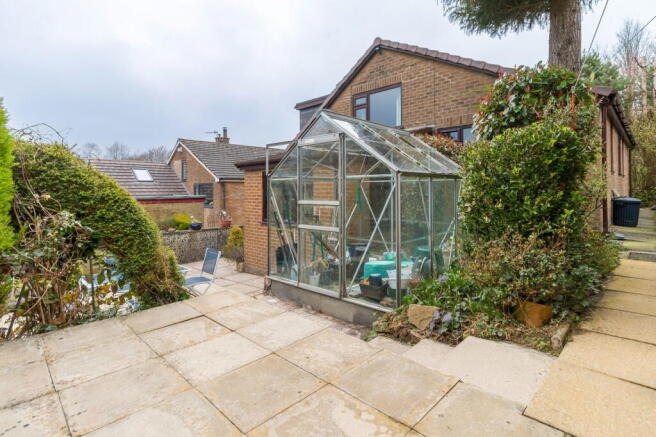 4 bed Detached for sale Image 4
