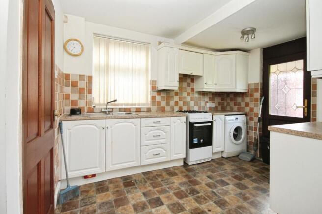 2 bed Semi-Detached to rent Image 4