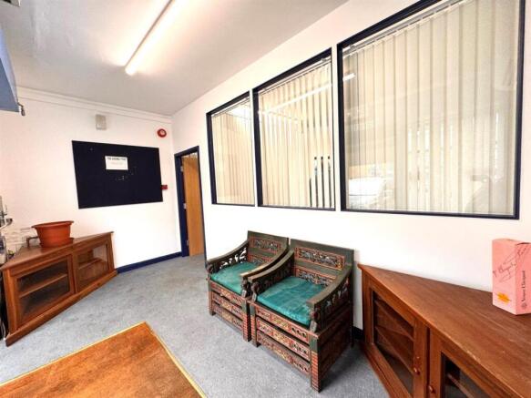 WhatsApp Image 2025-04-14 at 11.33.06_9bb89a1b.jpg