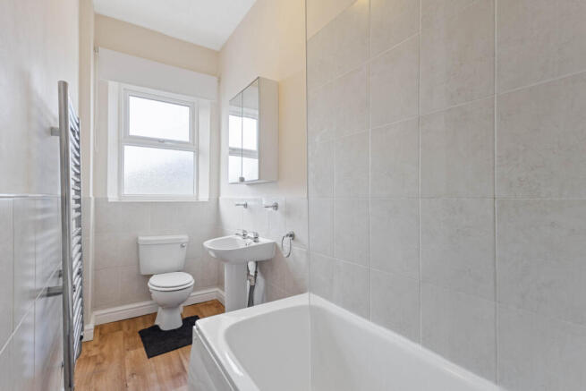 2 bed Flat to rent Image 10