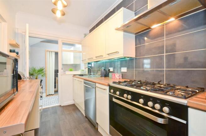 Kitchen.JPG