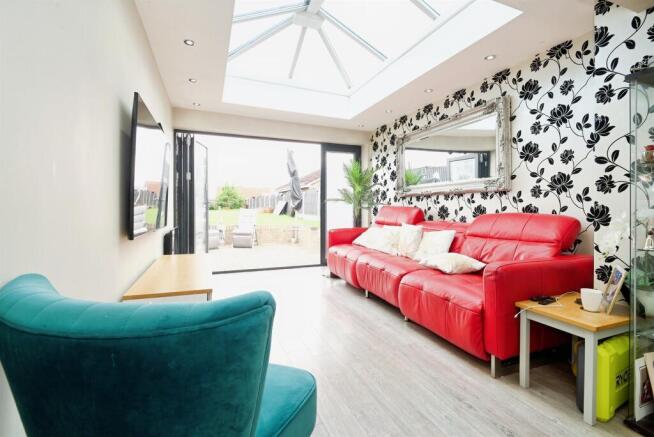 3 bed Detached Bungalow for sale Image 4