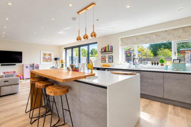 kitchen 1.jpg