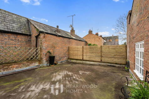 High Street, Markyate, St. Albans, AL3 8PB