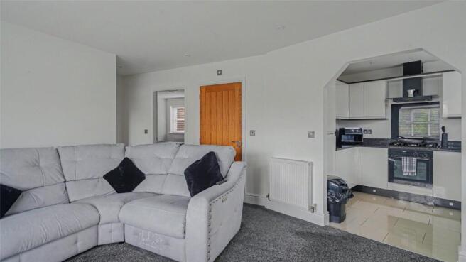 2 bed Apartment to rent Image 9