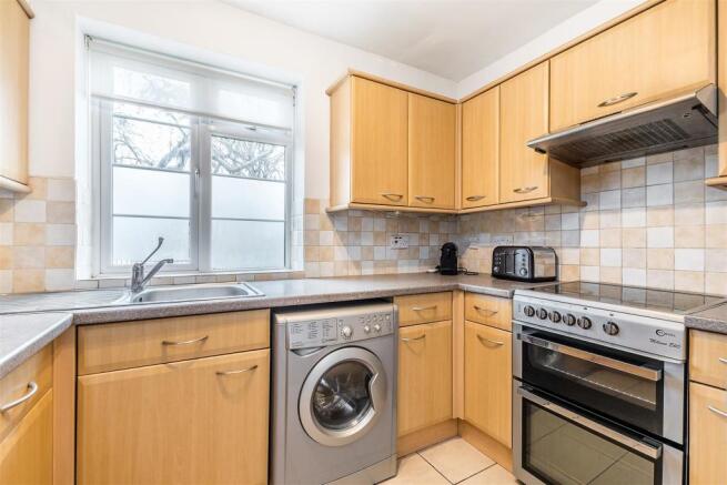 13 Benhurst Court-7.JPG