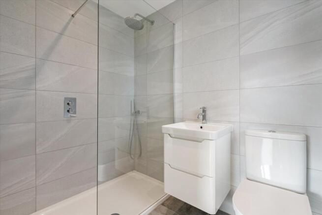 6 bed Detached for sale Image 12