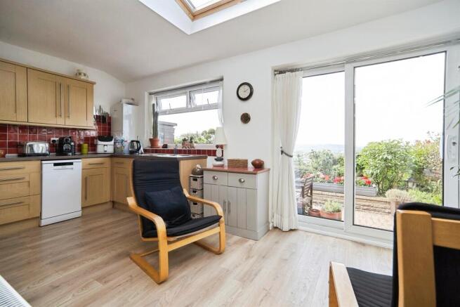 3 bed Semi-Detached for sale Image 5